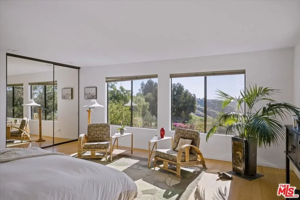 1358 Killarney Avenue, Los Angeles, California, United States. - Photo 35