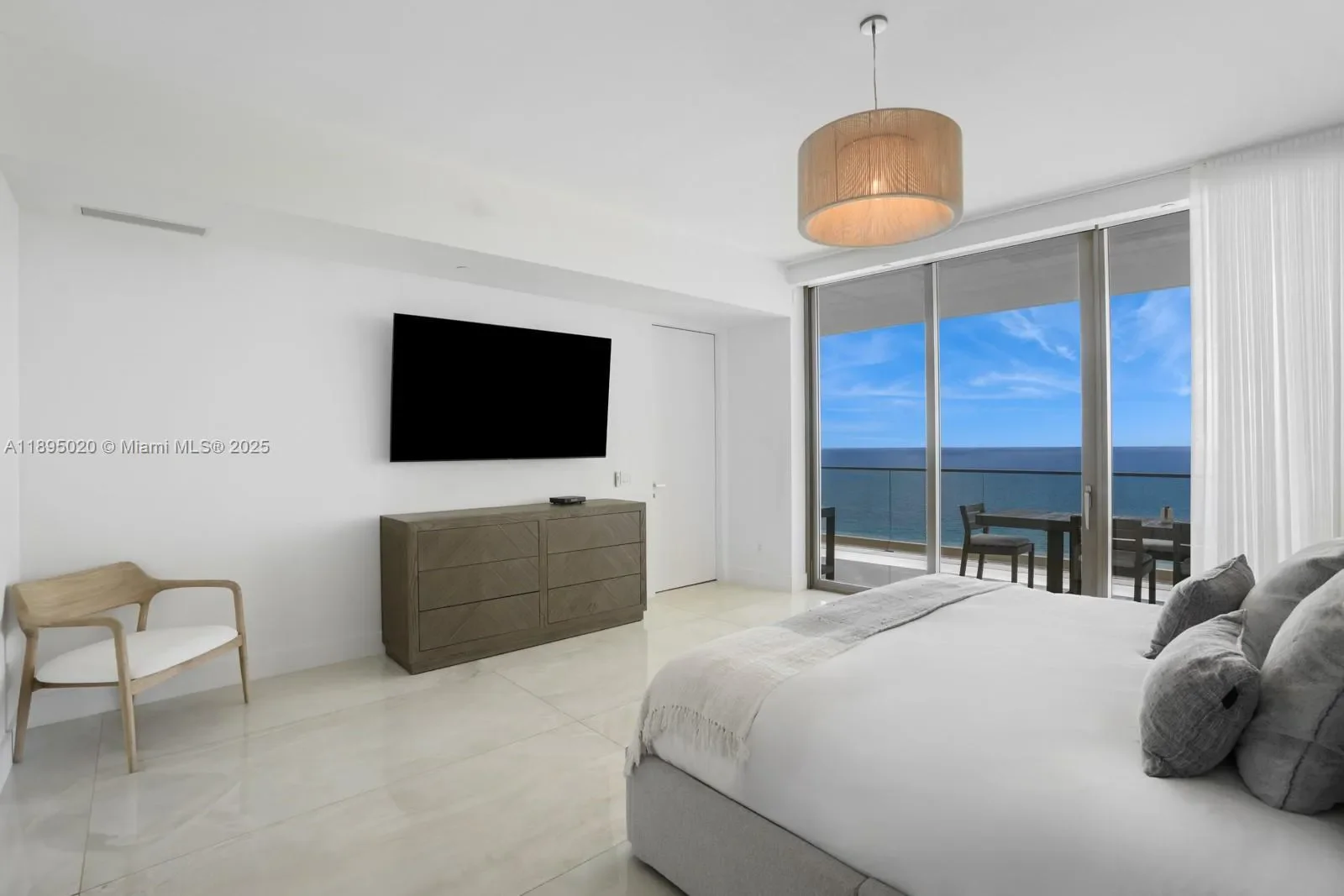 18975 Collins Ave 2101, Golden Beach, Florida, United States. - Photo 37
