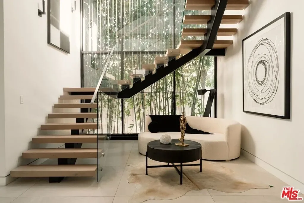 818 N Curson Avenue, Los Angeles, California, United States. - Photo 25
