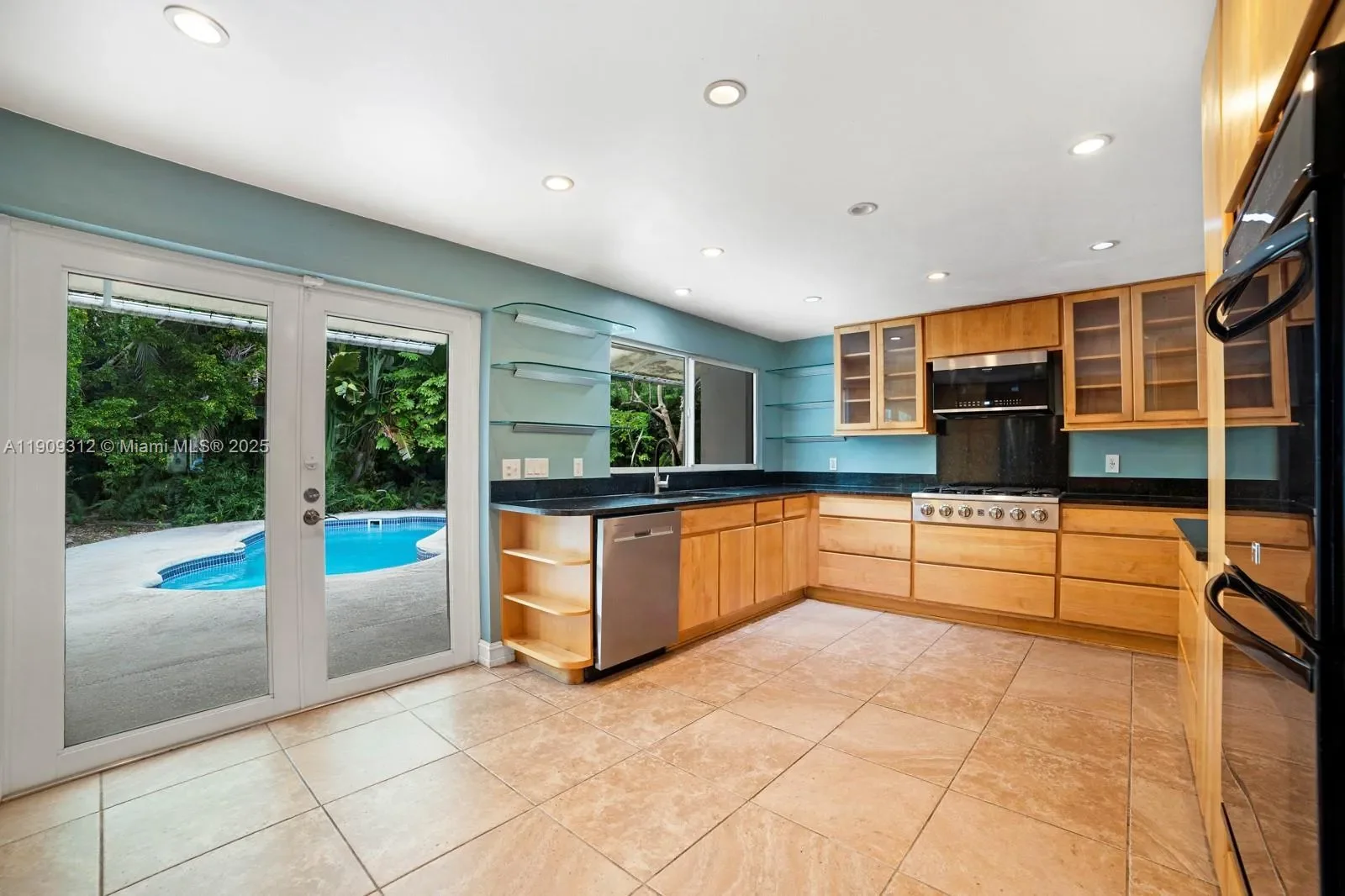 3470 N Meridian Ave, Miami Beach, Florida, United States. - Photo 3