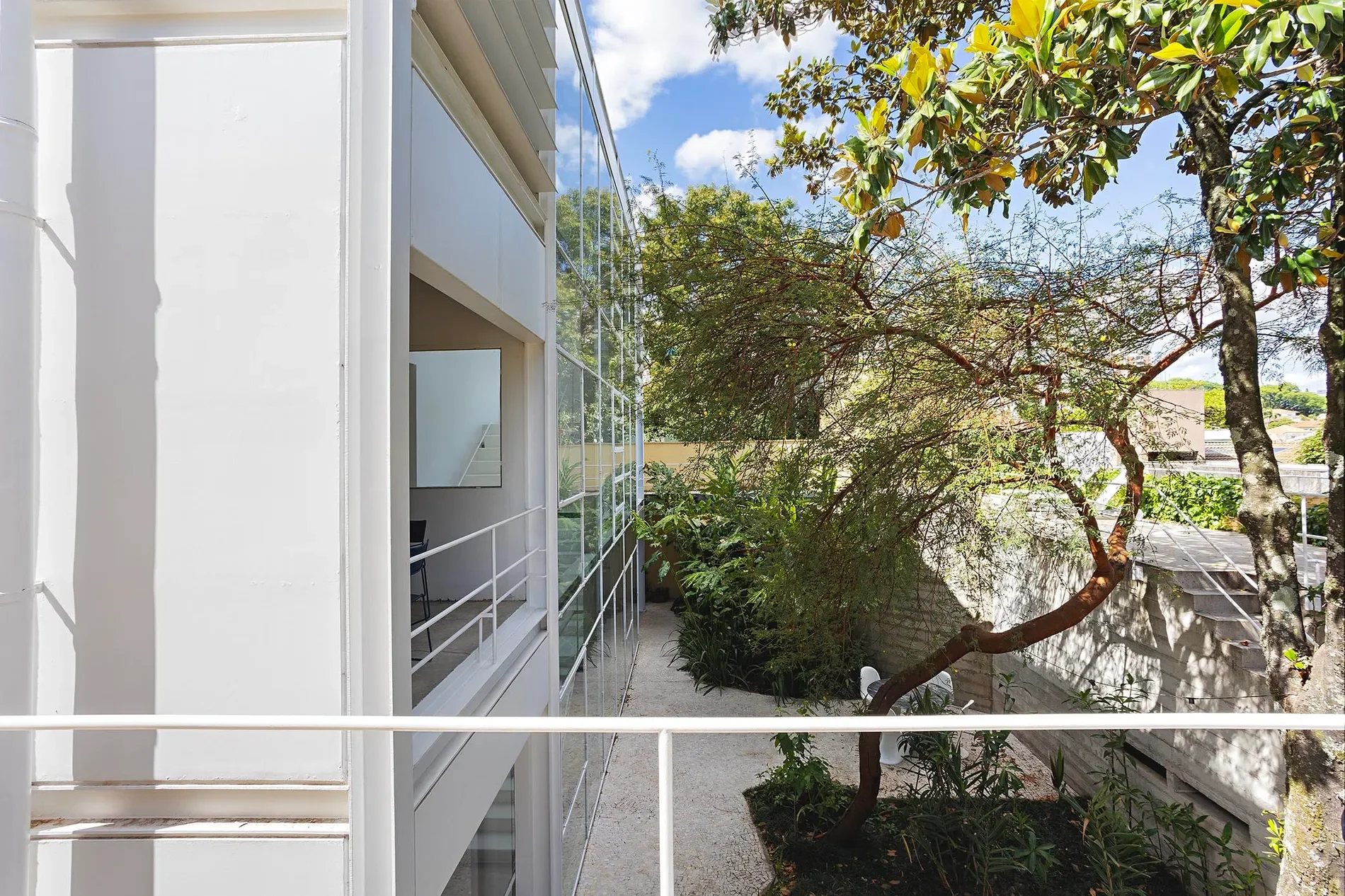 Exterior photo 11