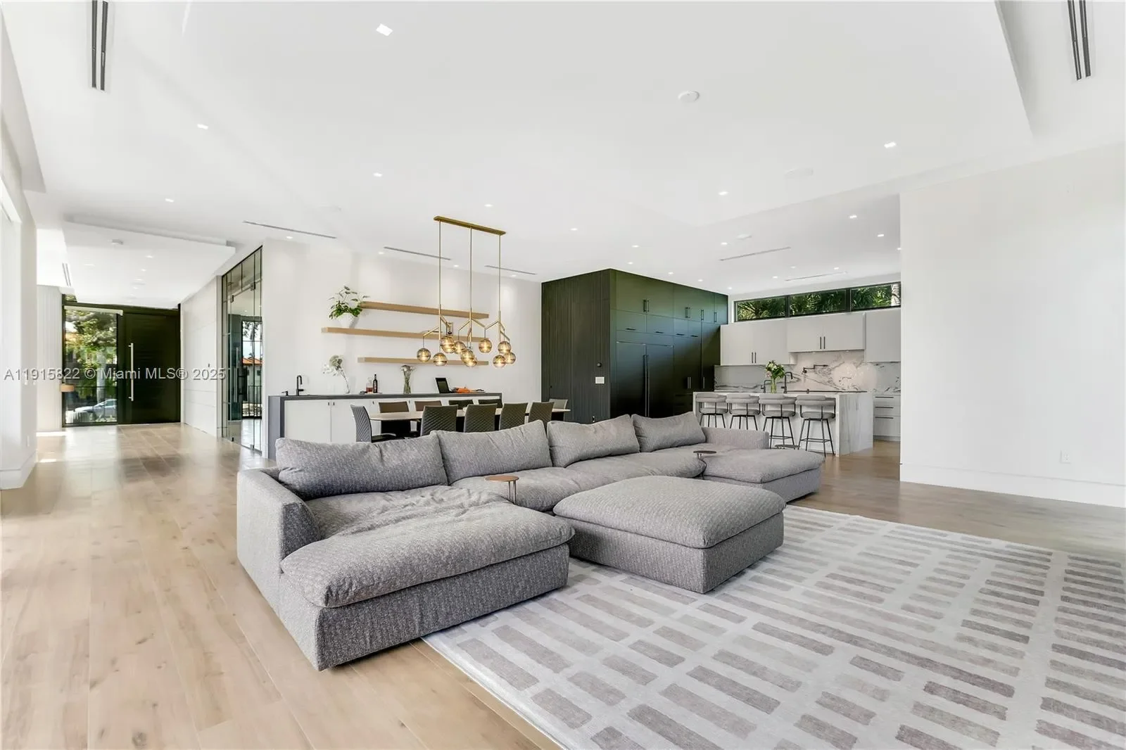 9045 Hawthorne Ave, Bal Harbour, Florida, United States. - Photo 19