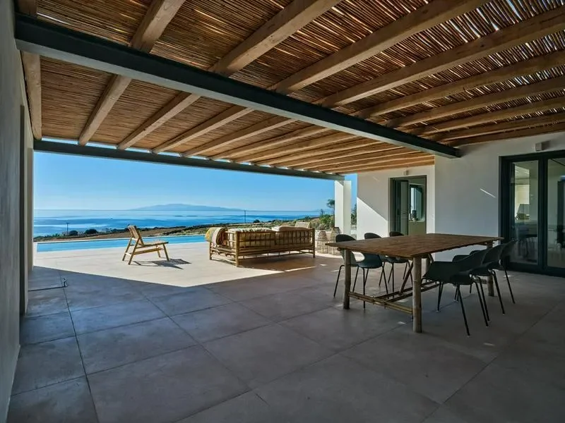 Exterior photo 3