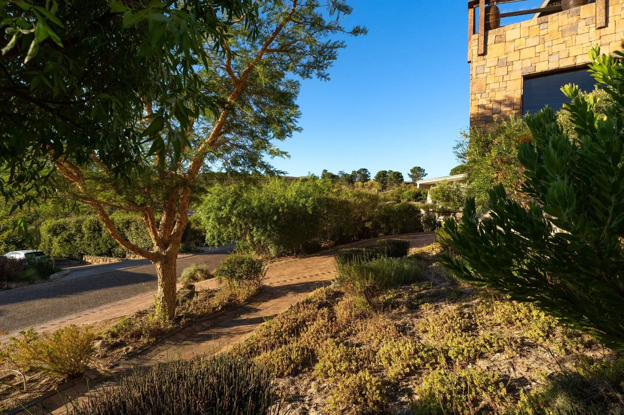 Exterior photo 9