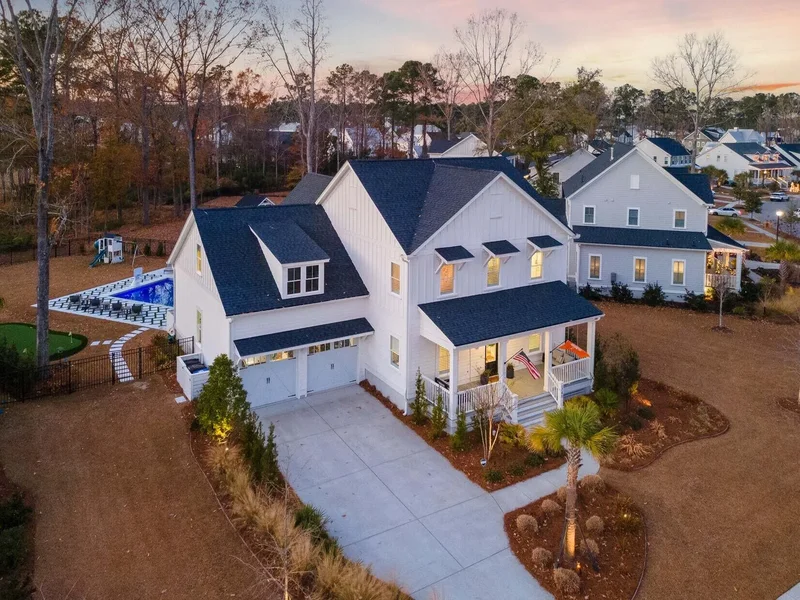 4 Bedrooms Single Family Detached