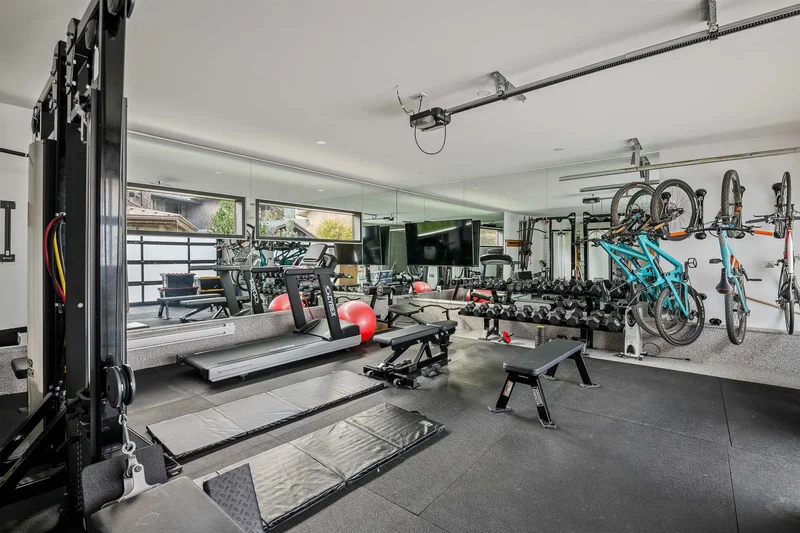 8080 Cypress Place, Whistler, British Columbia, Canada. - Photo 37