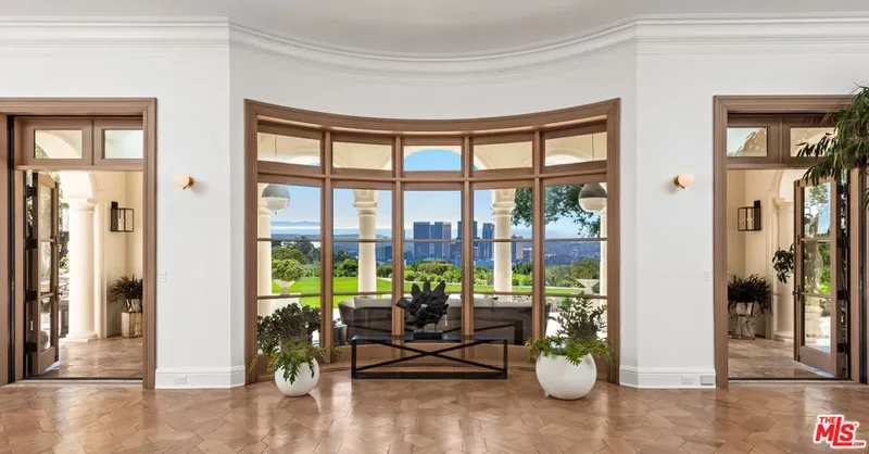 9904 Kip Drive, Beverly Hills, California, United States. - Photo 3
