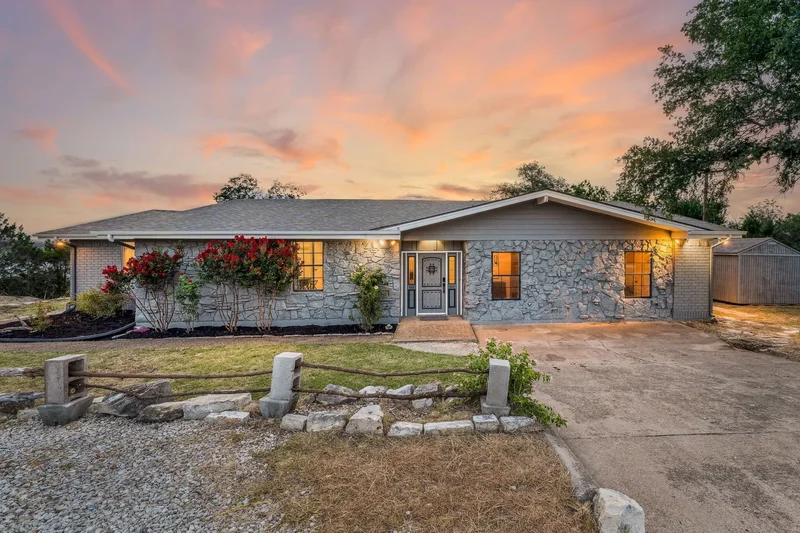 2023 Cordova Circle, Granbury, TX 76049, Granbury, Texas, United States. - Photo 6
