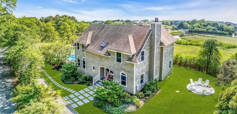 56 S Country Road, Westhampton, New York, United States. - Photo 38