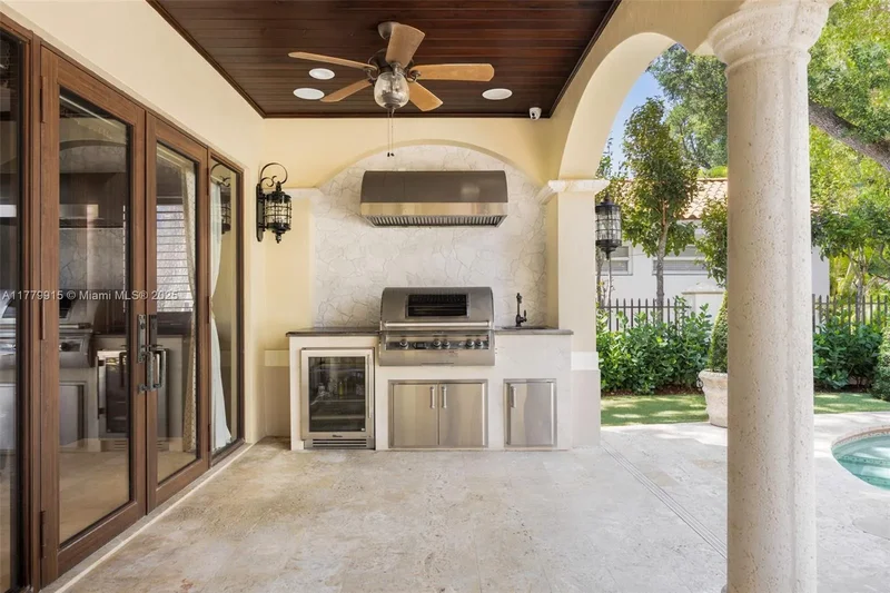 6016 Leonardo St, Coral Gables, Florida, United States. - Photo 38