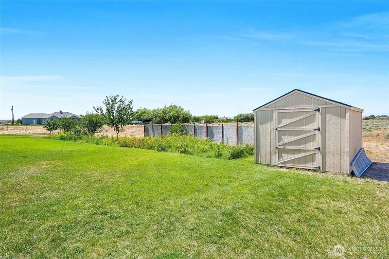 7526 NE Rd D.5, Moses Lake, WA 98837, Moses Lake, Washington, United States. - Photo 8