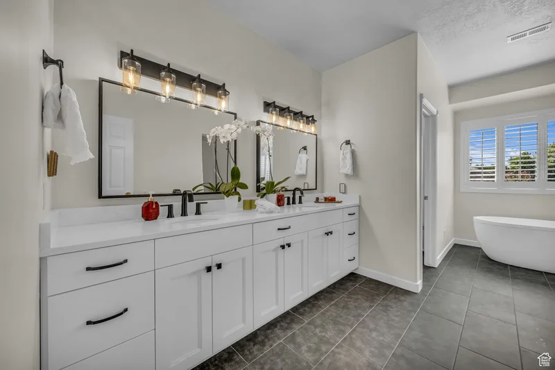 557 E WARM SPRINGS DR, Kaysville, Utah, United States. - Photo 40