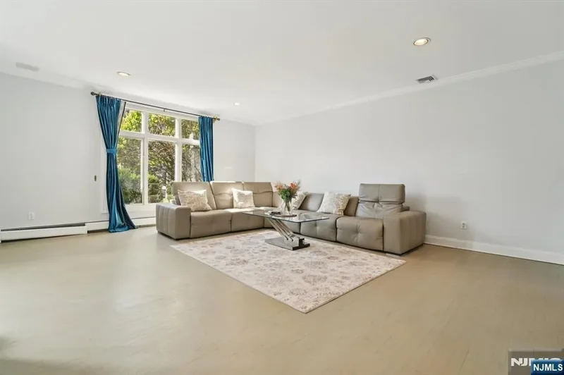 32 Laurie Drive, Englewood Cliffs, NJ, 07632, USA, Englewood Cliffs, New Jersey, United States. - Photo 44