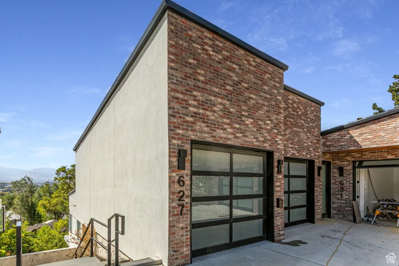 627 N DARWIN ST E, Salt Lake City, Utah, United States. - Photo 2