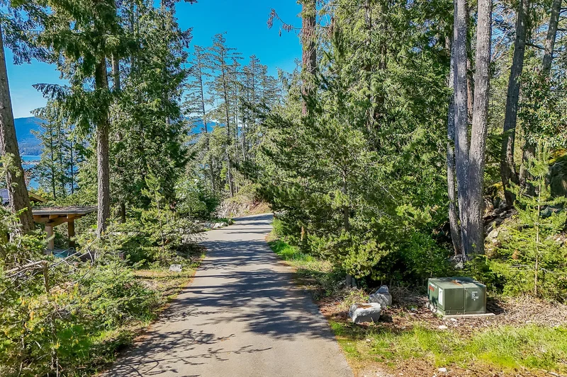 1795 Emily Lane, Bowen Island, BC V0N 1G2, Bowen Island, British Columbia, Canada. - Photo 15