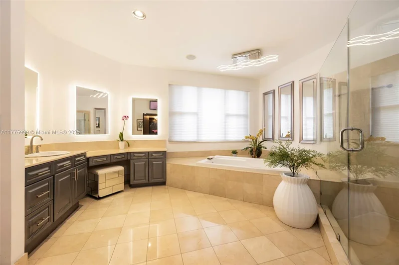 3707 NE 214th St 14, Aventura, Florida, United States. - Photo 38