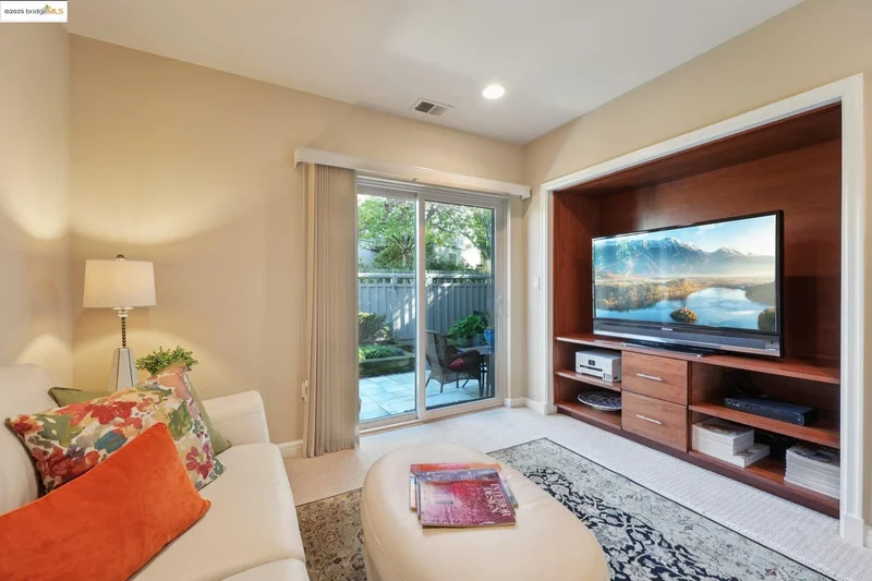 105 Starview Ct, Oakland, California, United States. - Photo 57