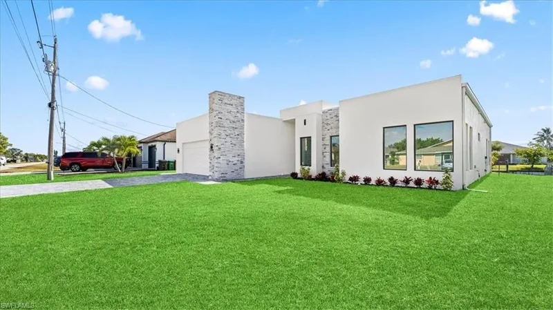 526 SE 4th ST, CAPE CORAL, FL 33990, Cape Coral, Florida, United States. - Photo 7