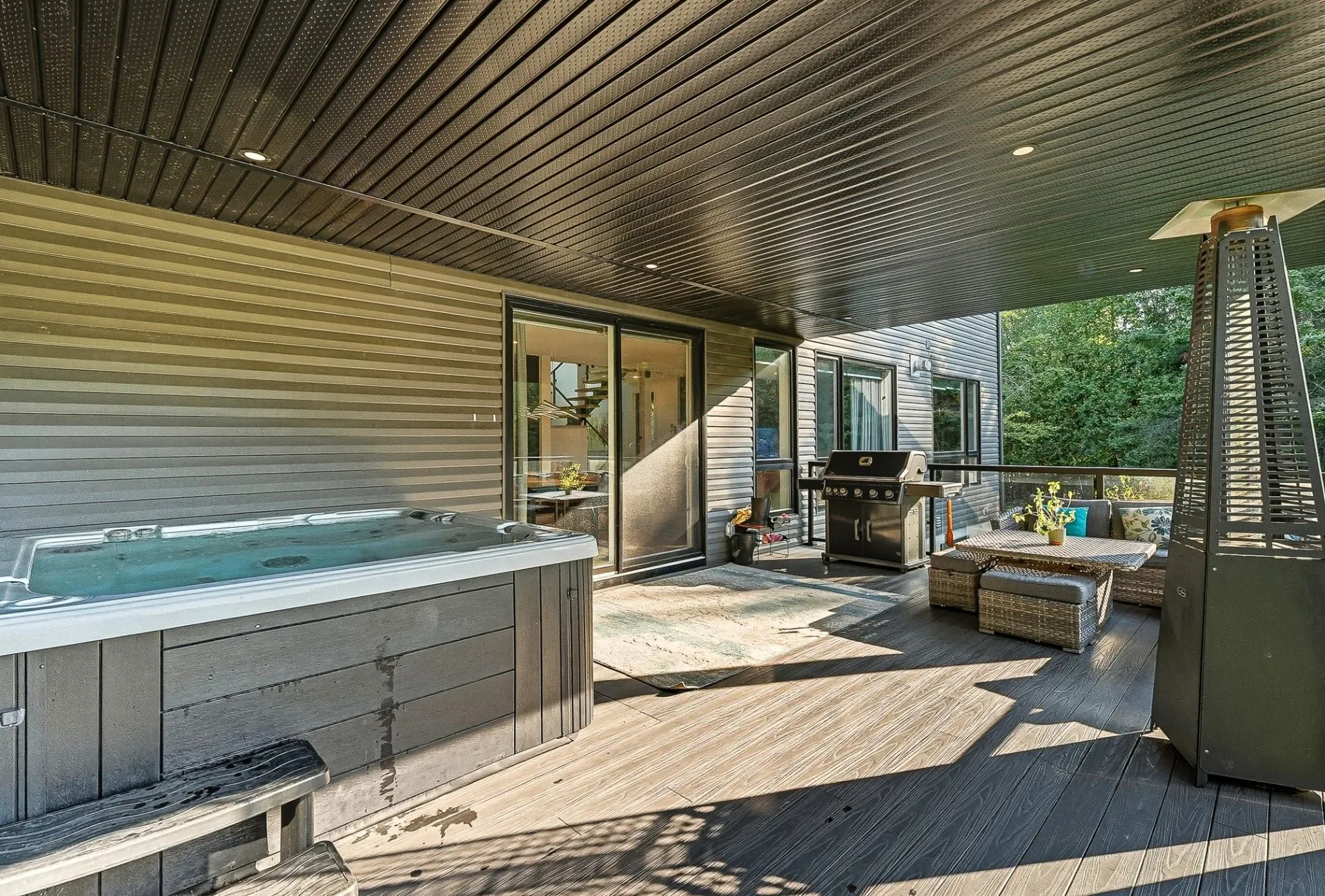 Exterior photo 9