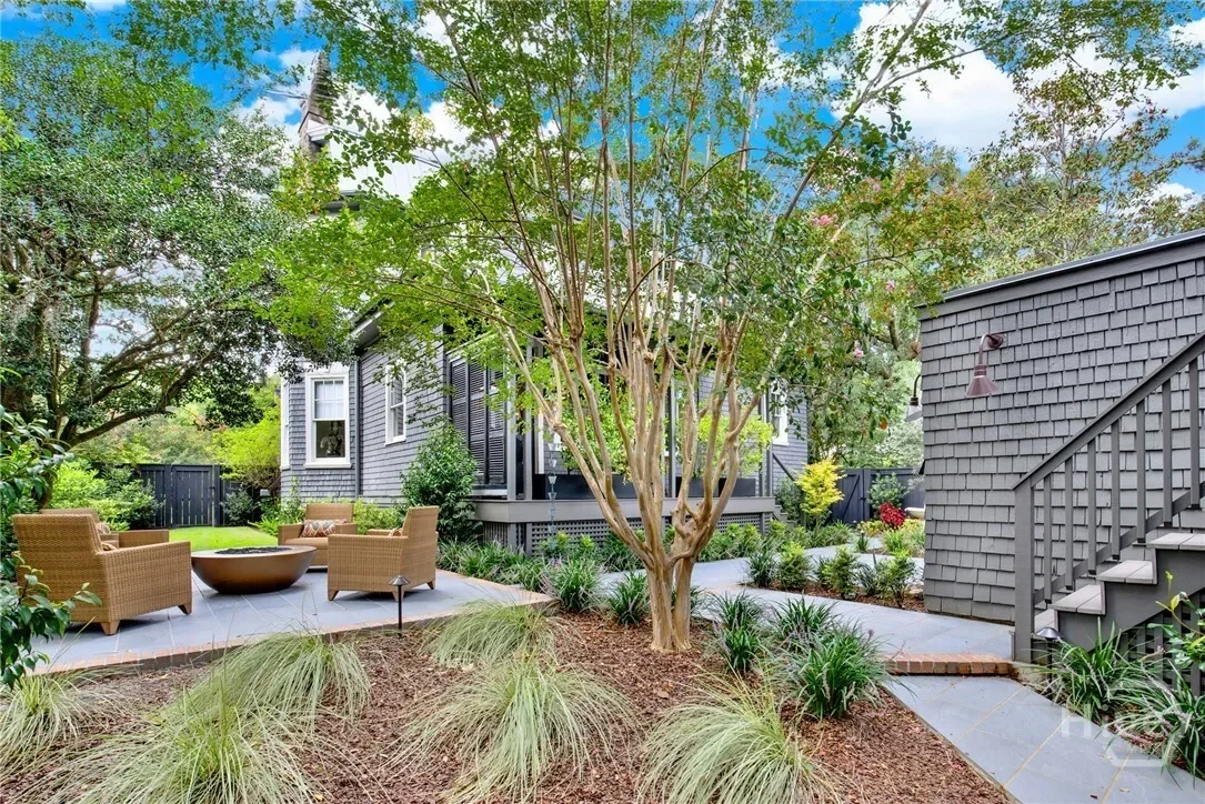 Exterior photo 12