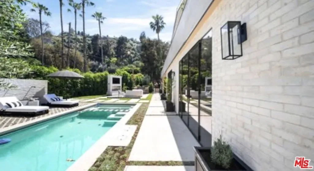 1914 N Laurel Canyon Boulevard, Los Angeles, California, United States. - Photo 28