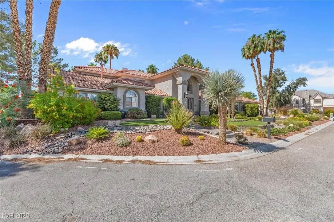 7471 Darby Avenue, Las Vegas, Nevada, United States. - Photo 51