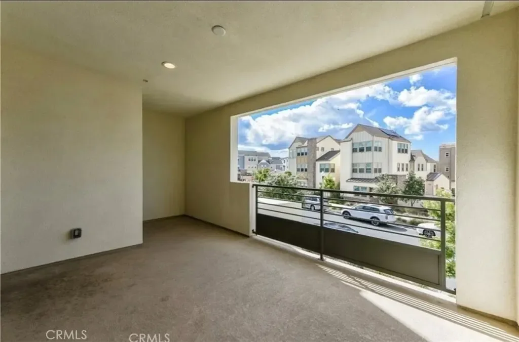 175 Frame, Irvine, California, United States. - Photo 15