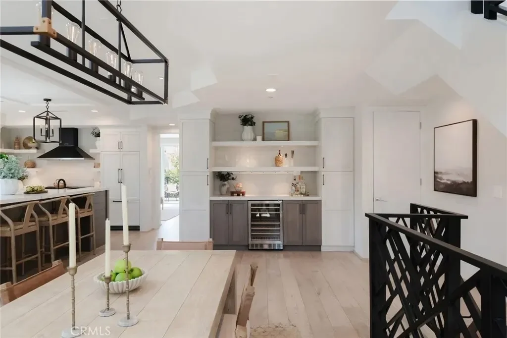 223 S Irena Avenue B, Torrance, California, United States. - Photo 2