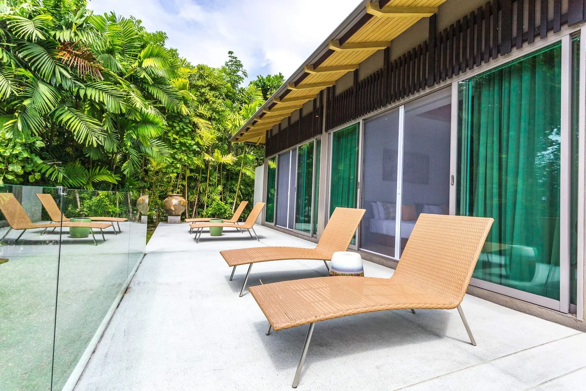 Exterior photo 11