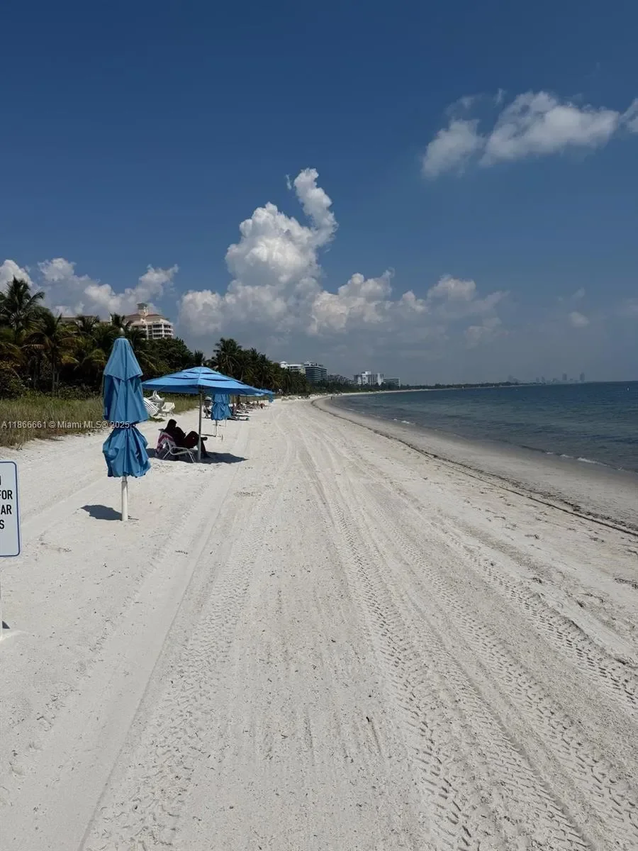 265 Grapetree Dr 110, Key Biscayne, Florida, United States. - Photo 31