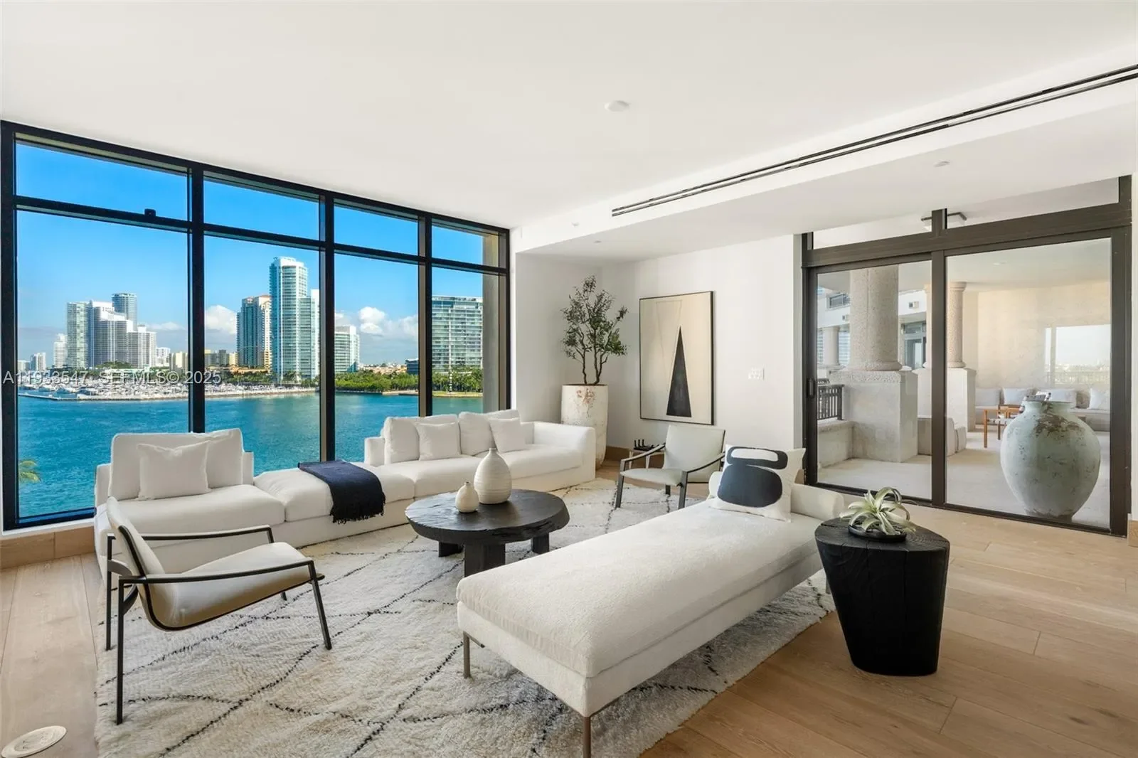 7061 Fisher Island Dr, Miami Beach, Florida, United States. - Photo 40