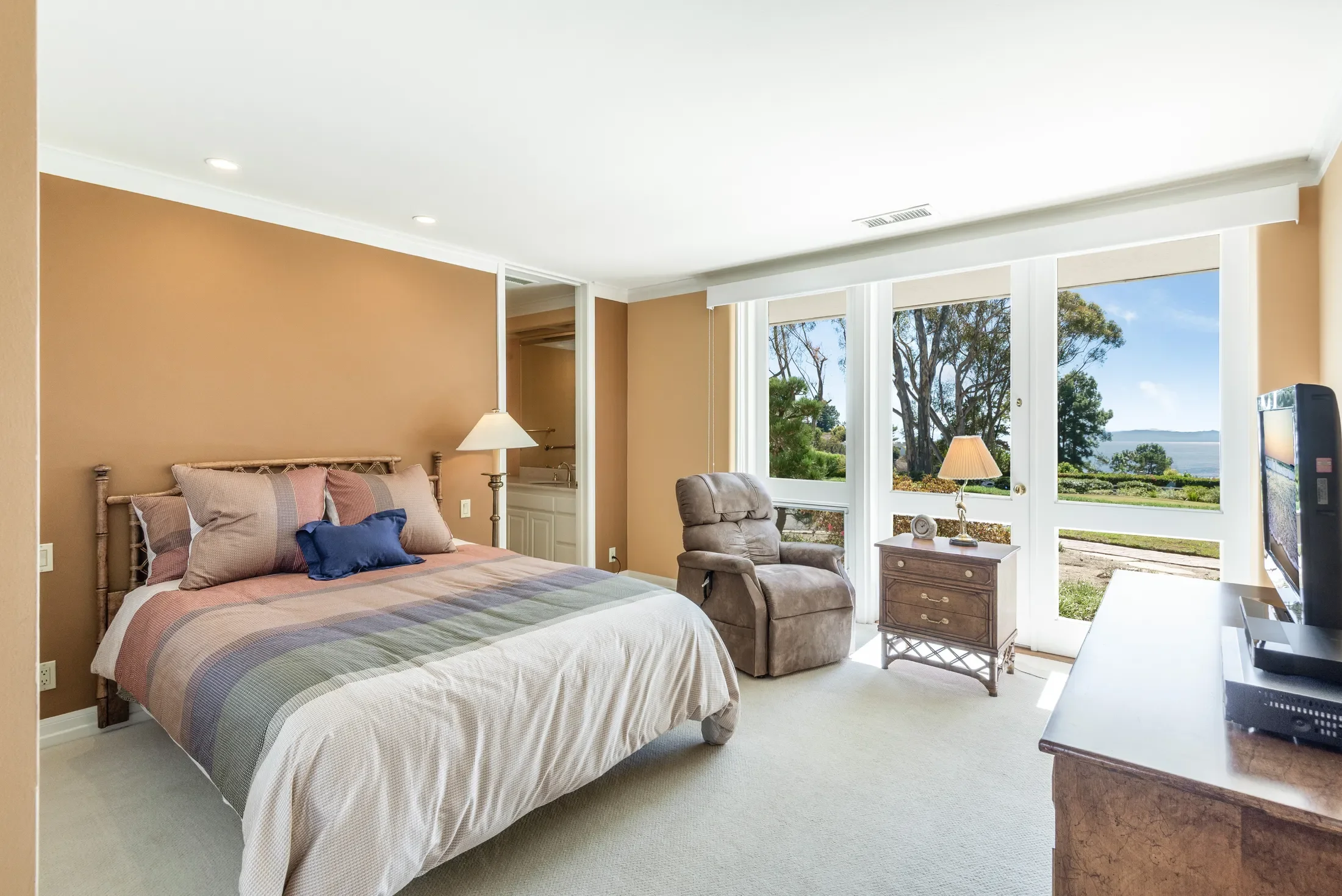 34 Crest Road East , Rolling Hills, CA 90274, Rolling Hills Estates, California, United States. - Photo 13
