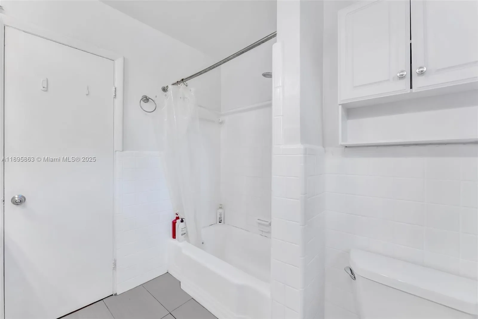 4801 University Dr, Coral Gables, Florida, United States. - Photo 24