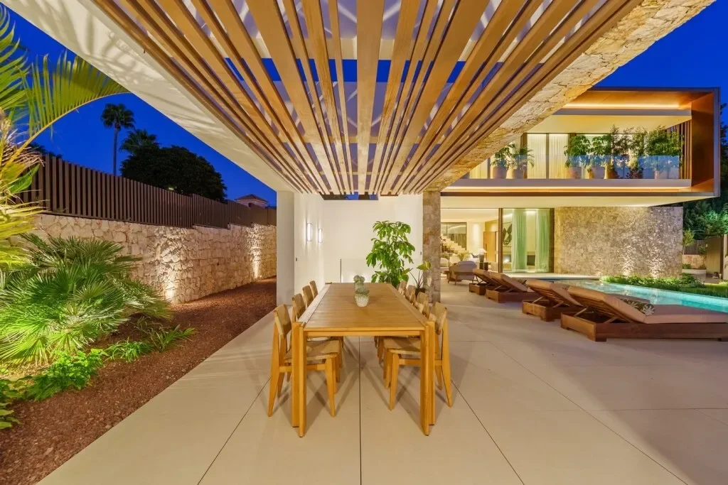 Exterior photo 9