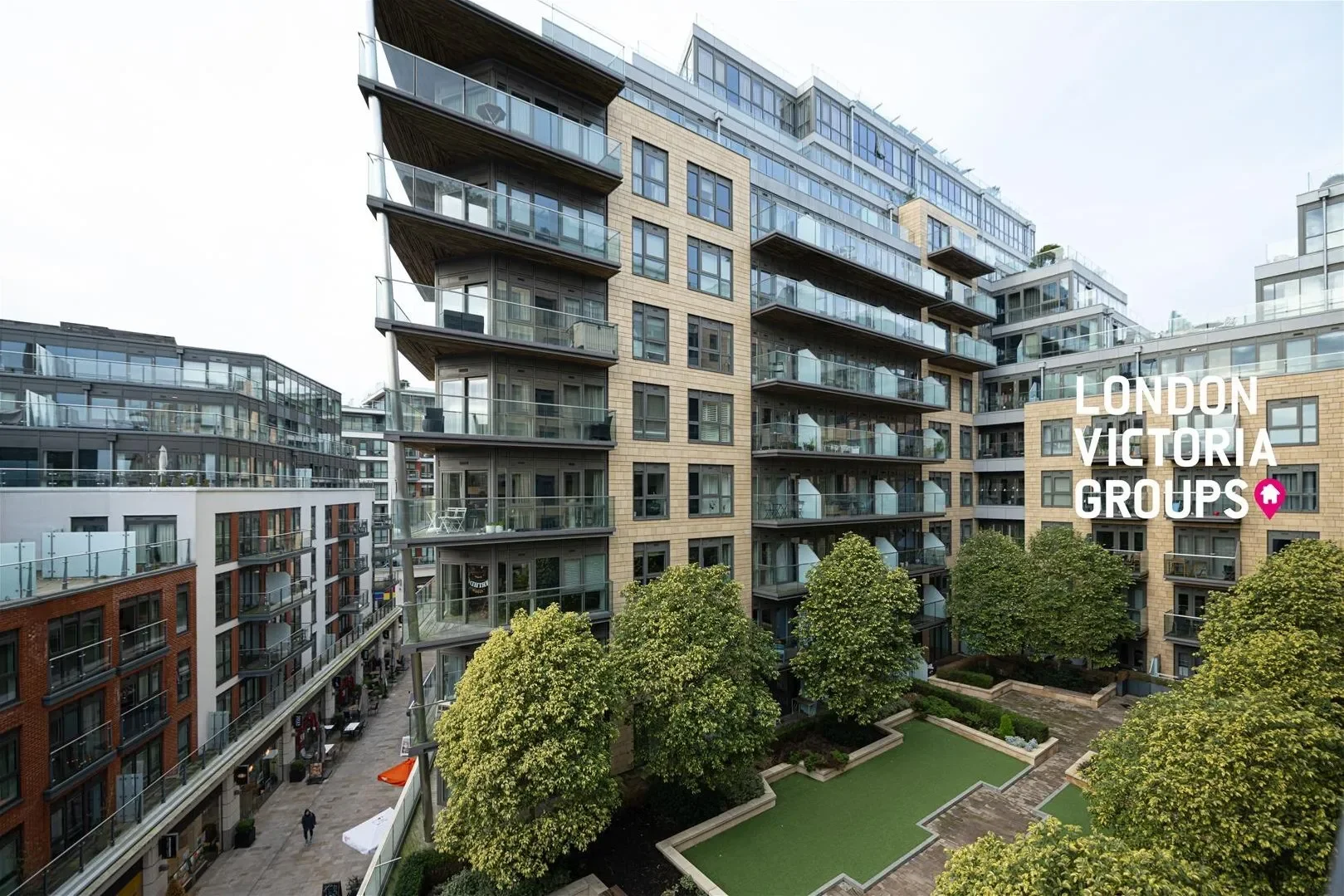 Exterior photo 3
