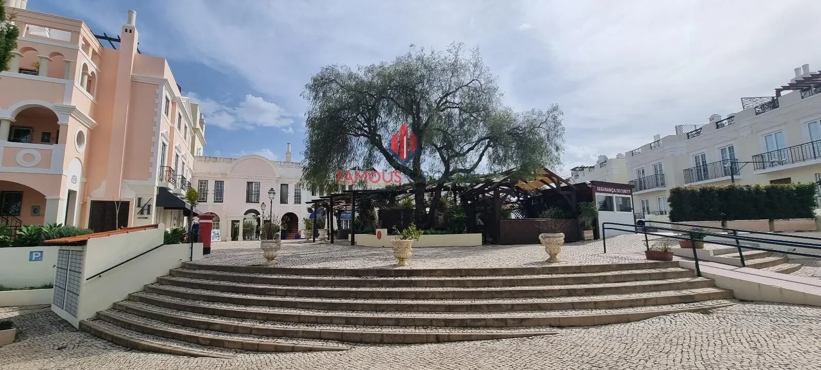 Exterior photo 9