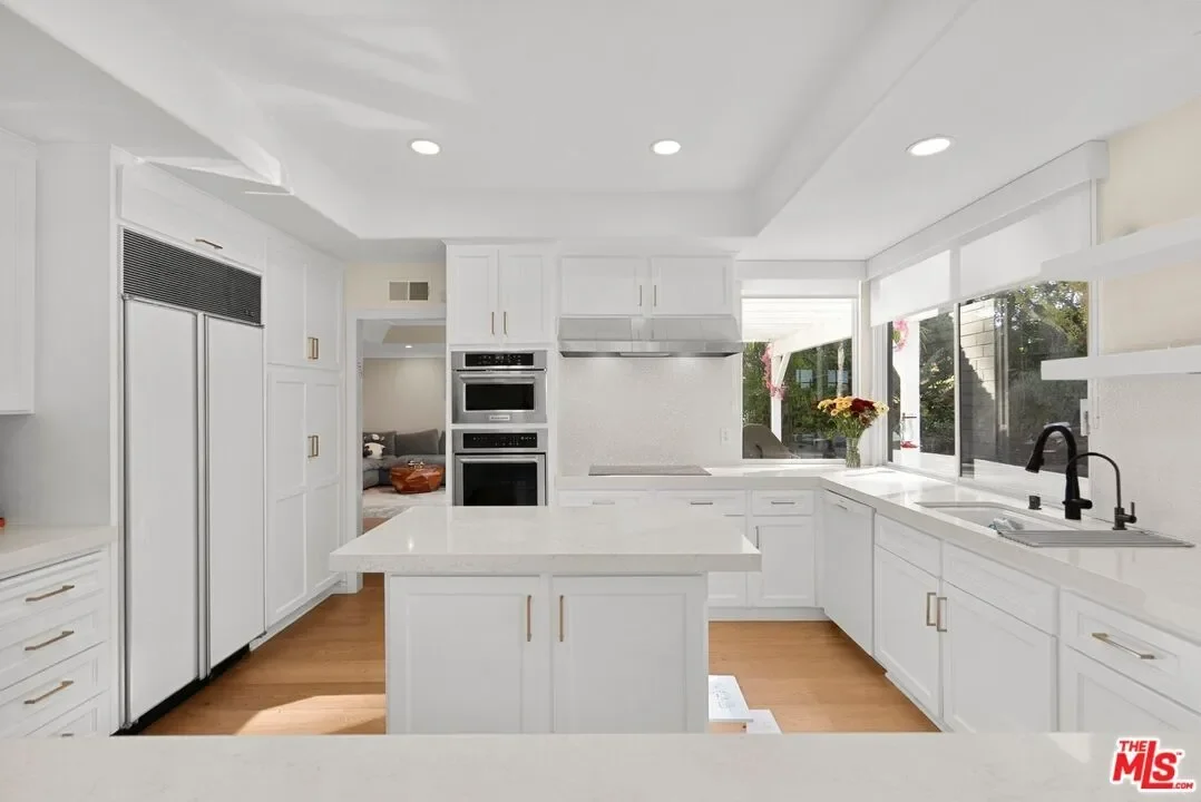 22241 Alizondo Dr, Los Angeles, California, United States. - Photo 19