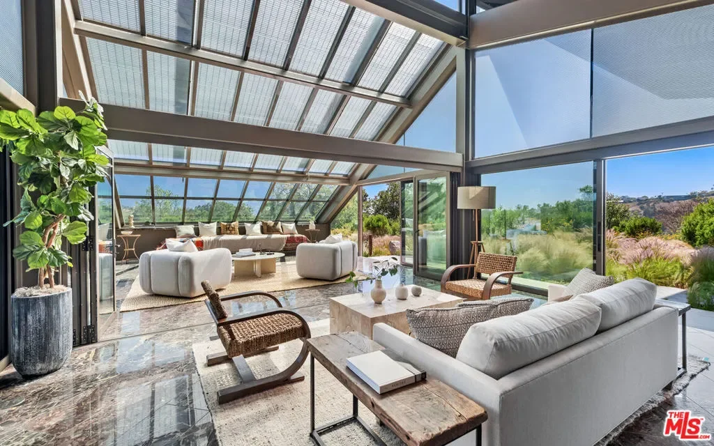 5900 Bonsall Drive, Malibu, California, United States. - Photo 11
