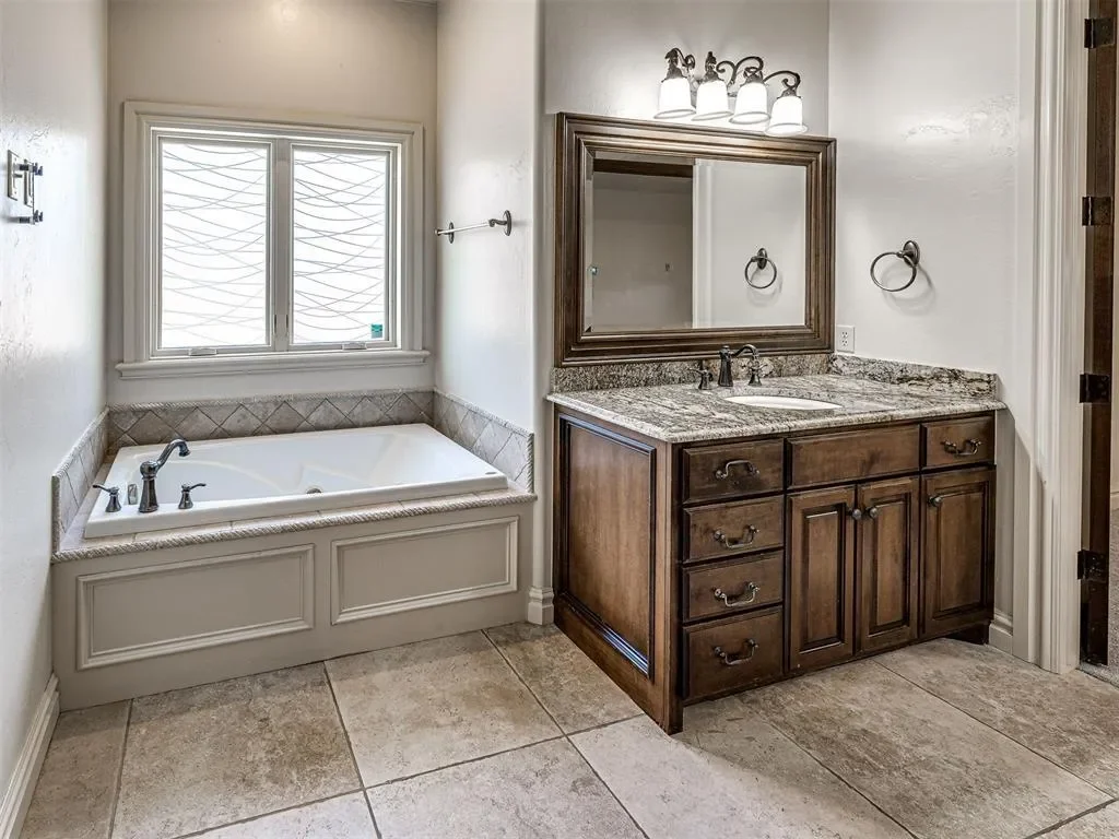 3724 Stagmoor Road, Edmond, OK 73034, Edmond, Oklahoma, United States. - Photo 38