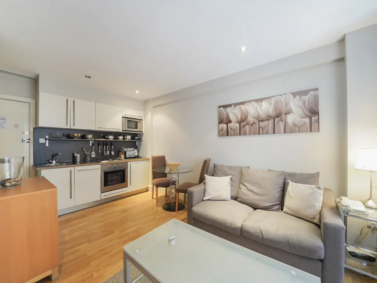 Sloane Avenue, London, SW3, London, England, United Kingdom. - Photo 1