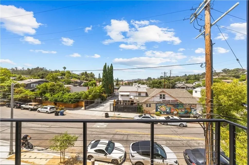 6050 E Burwood Avenue, Los Angeles, California, United States. - Photo 40