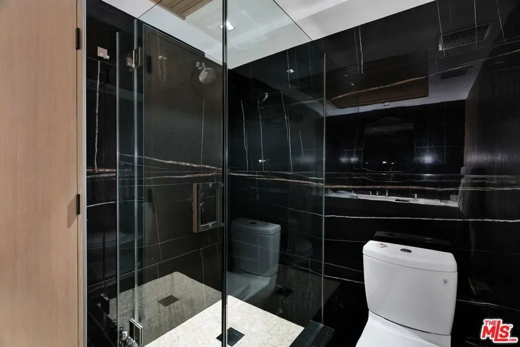 7135 Hollywood Boulevard 802, Los Angeles, California, United States. - Photo 6