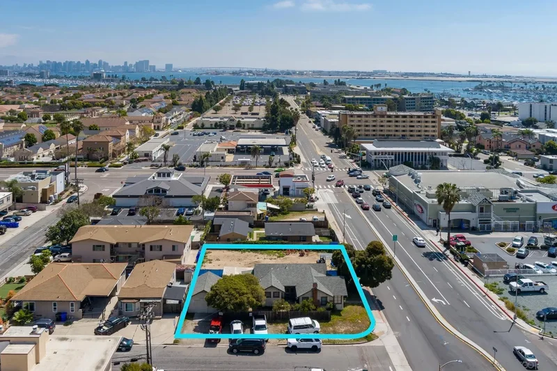 3046 Nimitz Blvd, San Diego, California, United States. - Photo 2