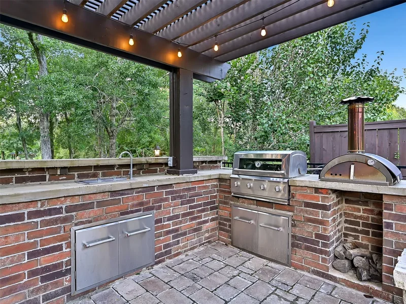 650 Oak Drive, Friendswood, Texas, United States. - Photo 18