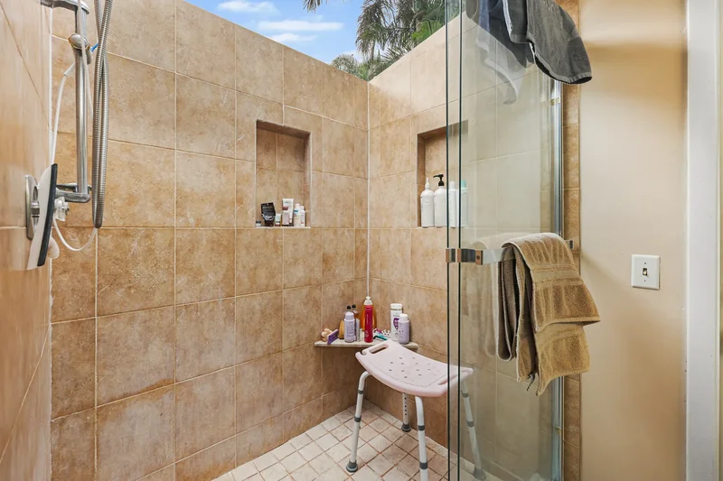 9700 NW 28th St , Hollywood, FL 33024, Pembroke Pines, Florida, United States. - Photo 32