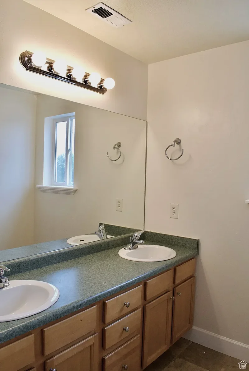 469 E VINE ST, South Salt Lake, Utah, United States. - Photo 12