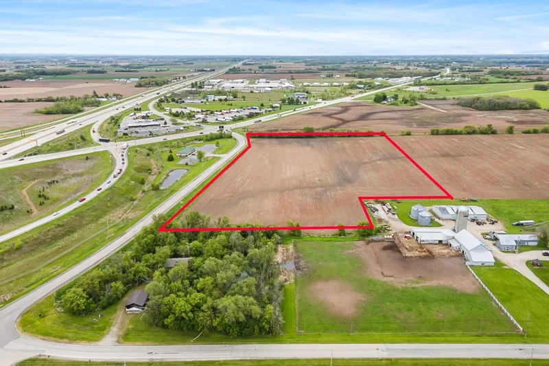 1600 Planeview, Oshkosh, WI 54904, Oshkosh, Wisconsin, United States. - Photo 7