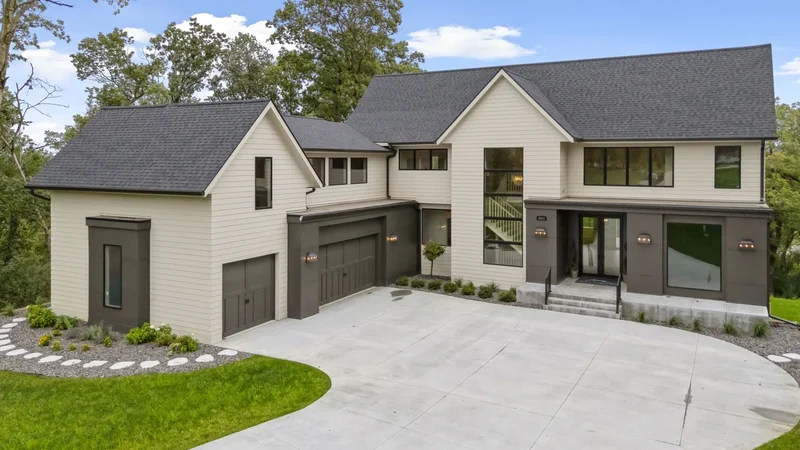 Beautiful Newly Built Luxurious Home In Millie Meadows Estate