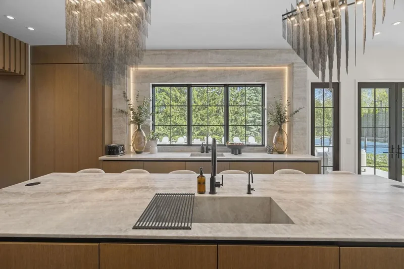 186 Pine Valley Cres, Vaughan, Ontario, Canada. - Photo 8