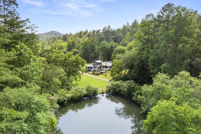 93+/ Acre Legacy Estate In The North Georgia Mountains